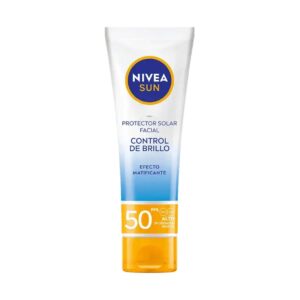 NIVEA SUN PROTECTOR SOLAR FACIAL, CONTROL DE BRILLO, EFECTO MATIFICANTE INSTANTÁNEO, PIEL NORMAL/MIXTA FPS 50, 50ML.